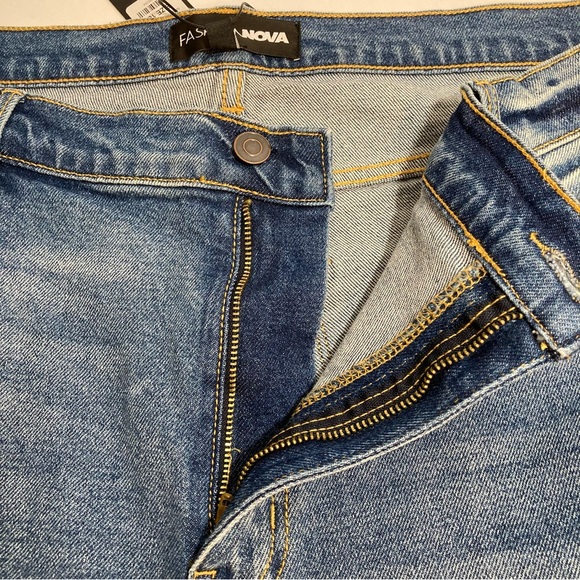 NWT FASHION NOVA Women’s Plus Size 18 Distressed High Rise Jeans Medium Wash - Picture 7 of 16
